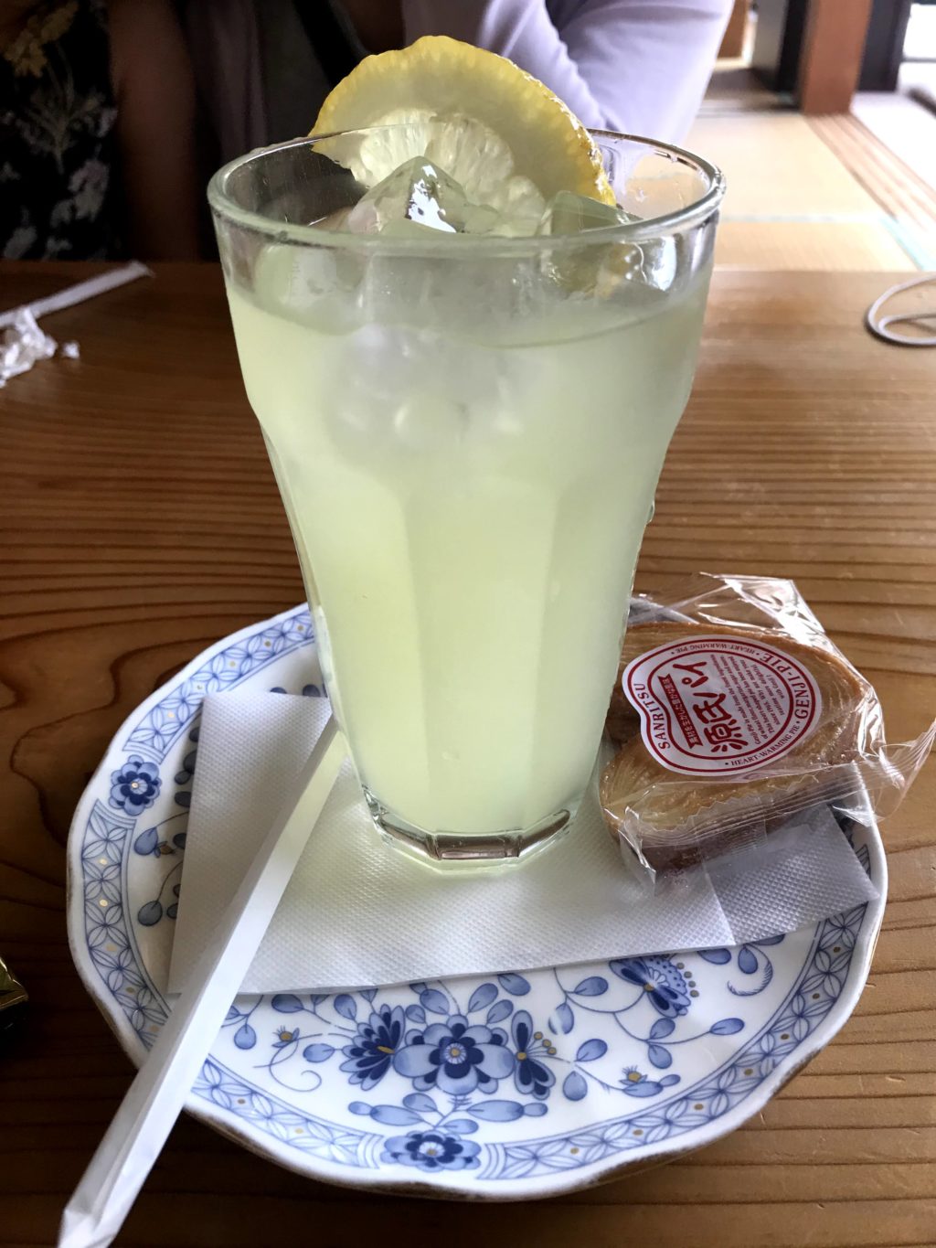 高園茶屋　柚子ソーダ